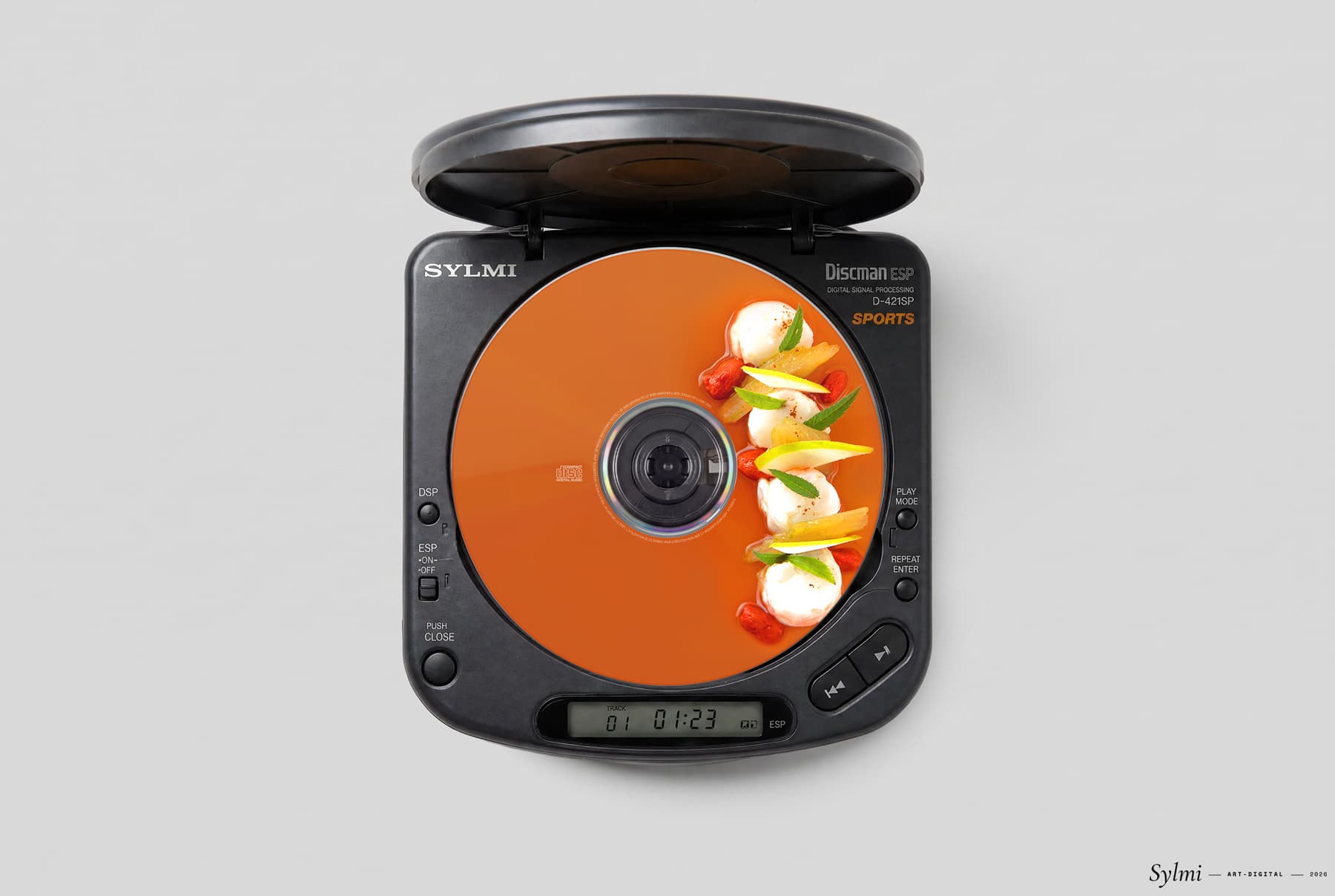 Discman Gourmand — lecteur CD portable vintage métamorphosé en scène culinaire par Sylmi